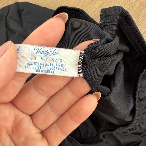 Vanity Fair - Picture 2 of 2